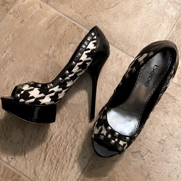 Authentic black and white BeBe heels - Picture 2 of 2